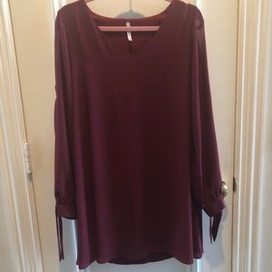 Really cute cut out sleeve dress